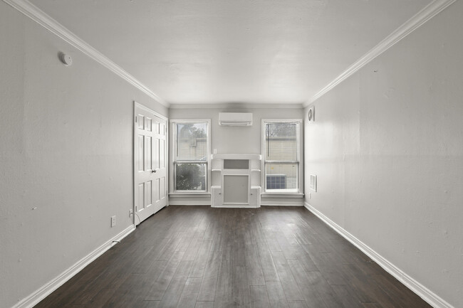 Photo - 4534 University Blvd Unidad 18