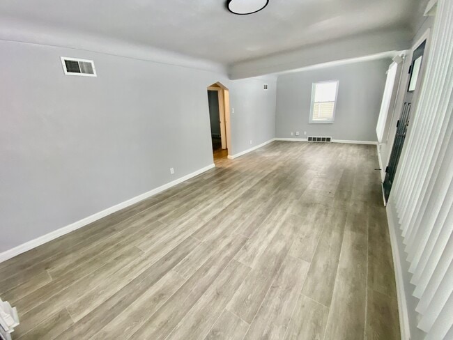 Photo - 2429 Mary Ave