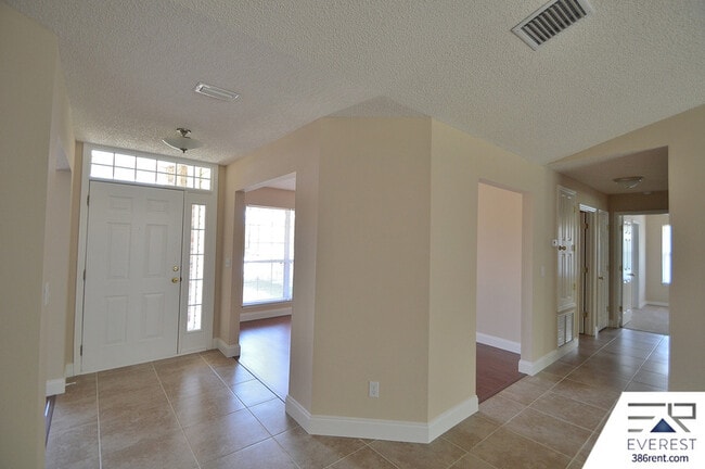 Photo - 30 Lancelot Dr