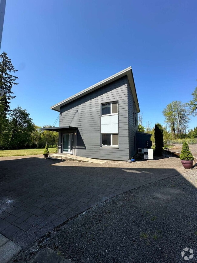 Building Photo - 3 Bed 2 Bath West Linn Property w/large yard Rental
