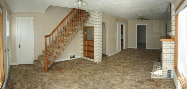 Building Photo - Duplex home Unit 451 E #1