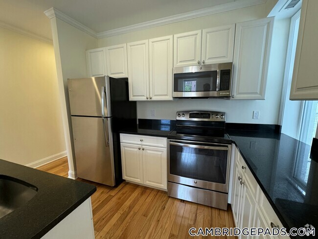 Building Photo - 3 Chauncy St Unit 5 Rental