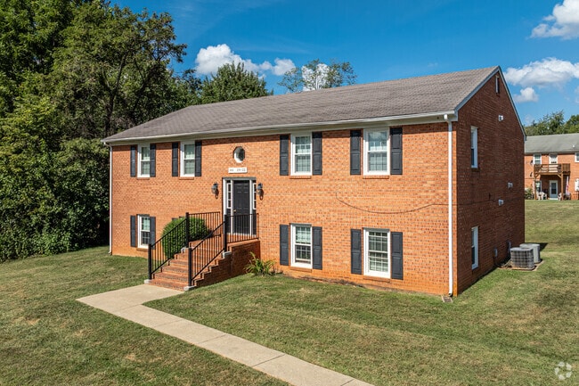 Photo - Cardinal's Crest Apartments