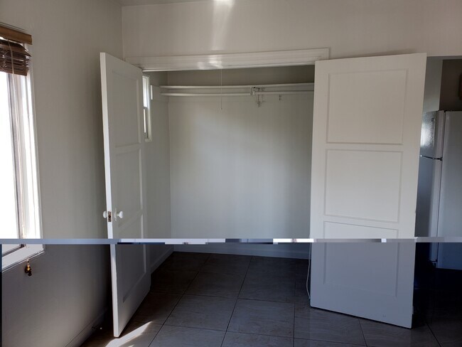 817 N Wilton Pl Unit 817