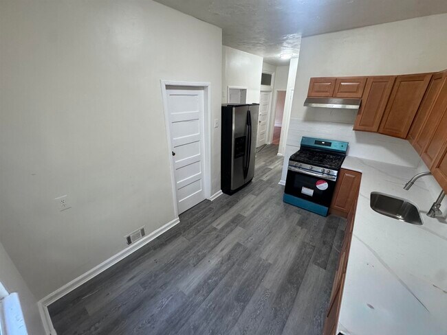 Photo - 85 W 50th St Unit 2