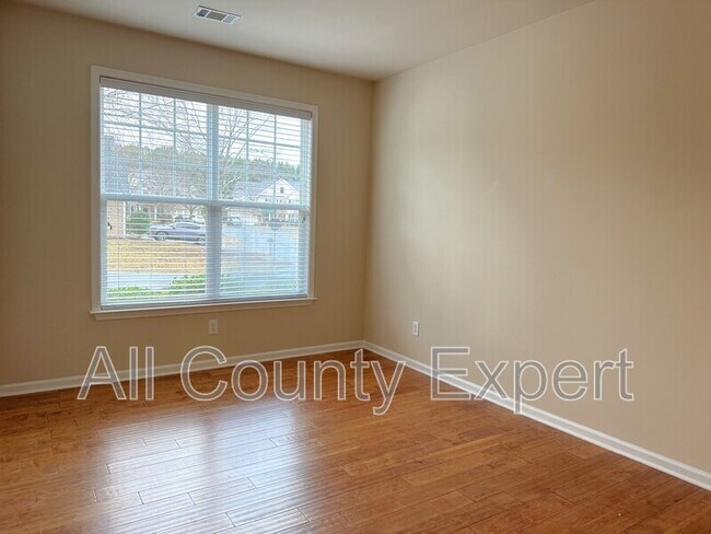 Photo - 5005 Shiloh Crossing Way