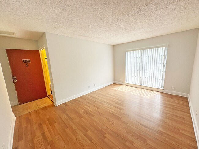 Photo - 4543 Treehouse Ln