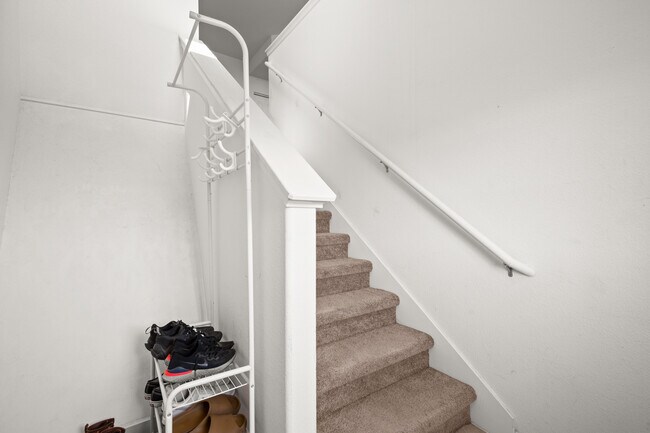 Photo - 462 Ferrule Dr