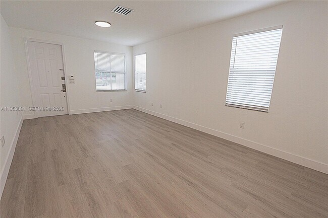 Photo - 14928 SW 40th St