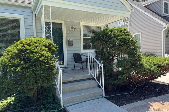 Photo - 128 Girard Ave