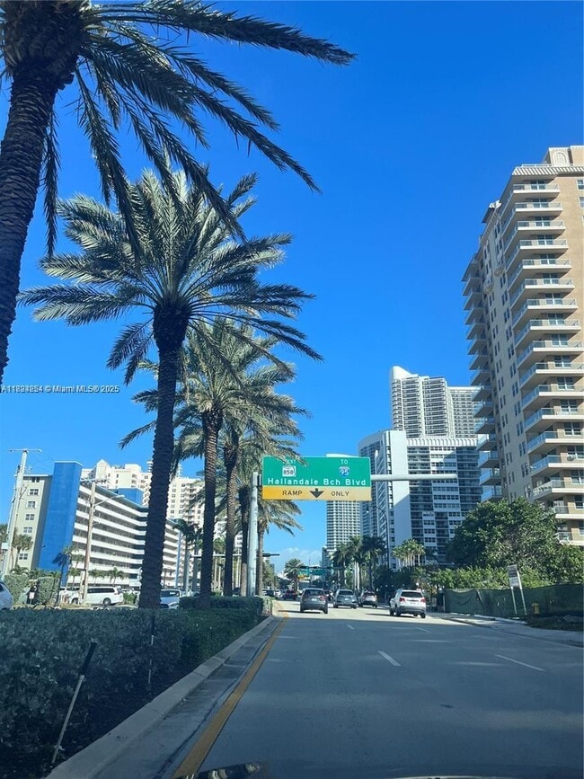 Building Photo - 1913 S Ocean Dr Unit 302