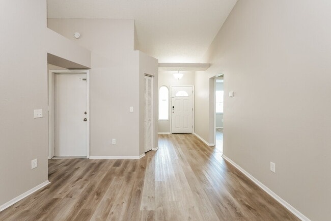 Photo - 914 Axlewood Cir