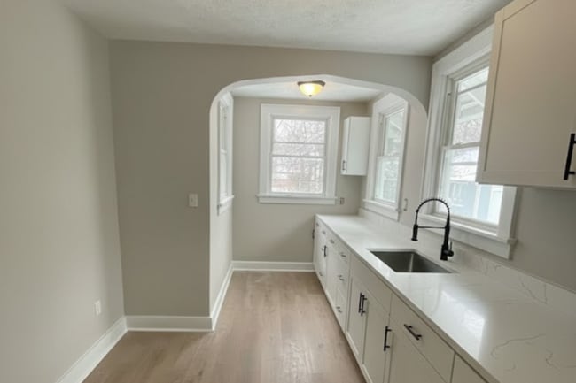 Photo - 1486 Middleton Rd