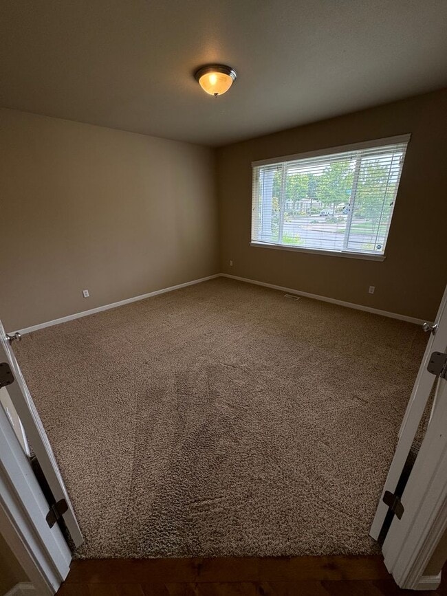 Photo - 7644 Kodiak Ave NE
