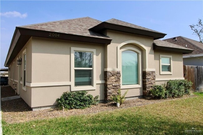 Building Photo - 2004 Taft St Unit 4