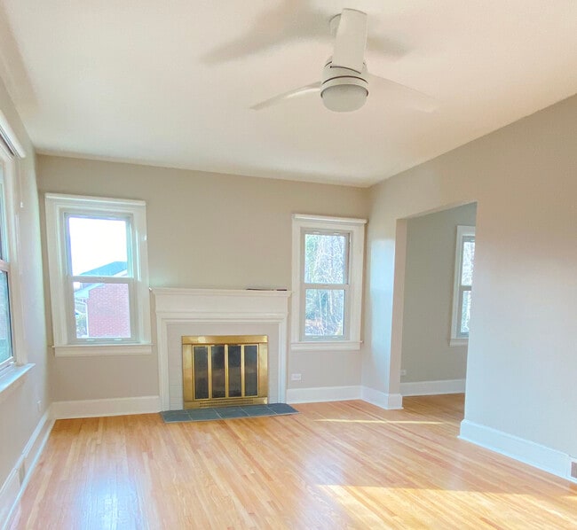 living room - 113 Azalea Dr
