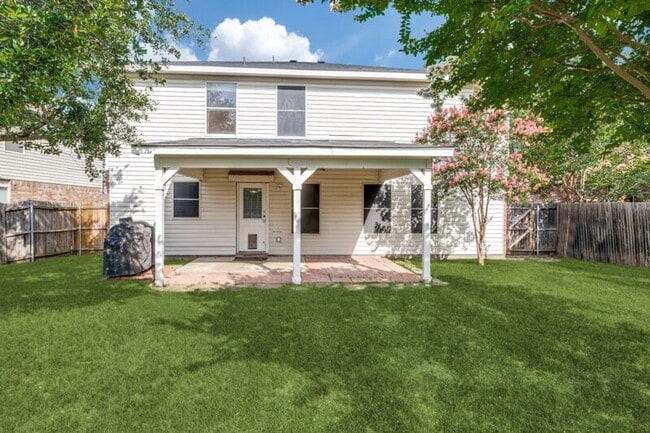 Photo - 2528 Red Oak Dr