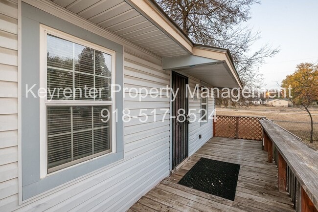 Photo - 2 Bed | 1 Bath East Tulsa with Spacious Back yard!
