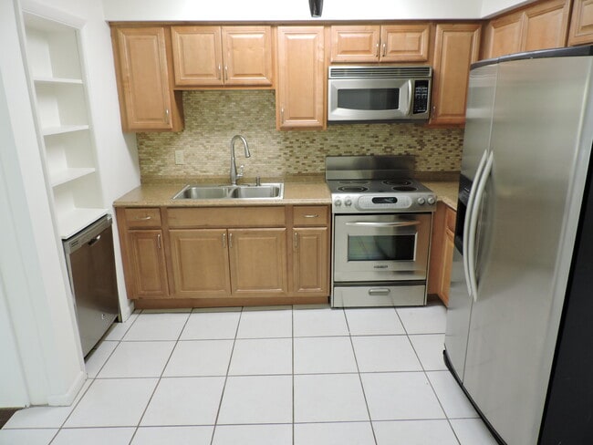 Photo - 9046 SE Parkway Dr