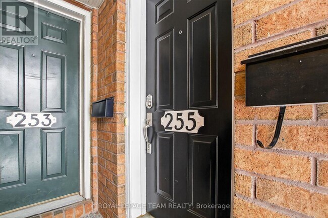 Photo - 255 Deercroft Ave