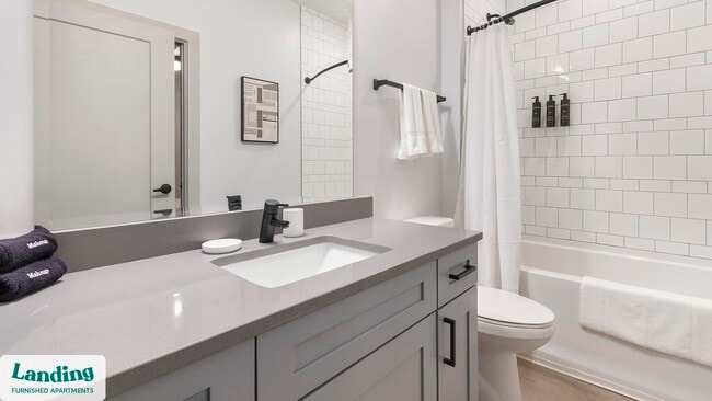 Photo - 1148 N Main St Unidad 212