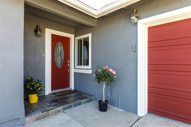 Photo - 395 Deep Dell Rd