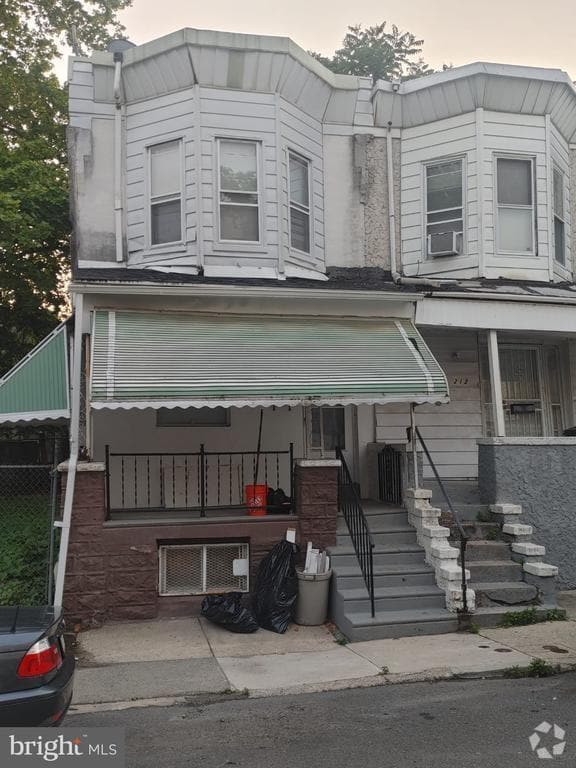 Building Photo - 210 N Avondale St Rental