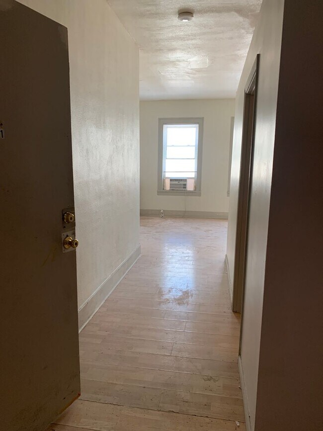 Photo - 903 Main St Unit Apartment #1