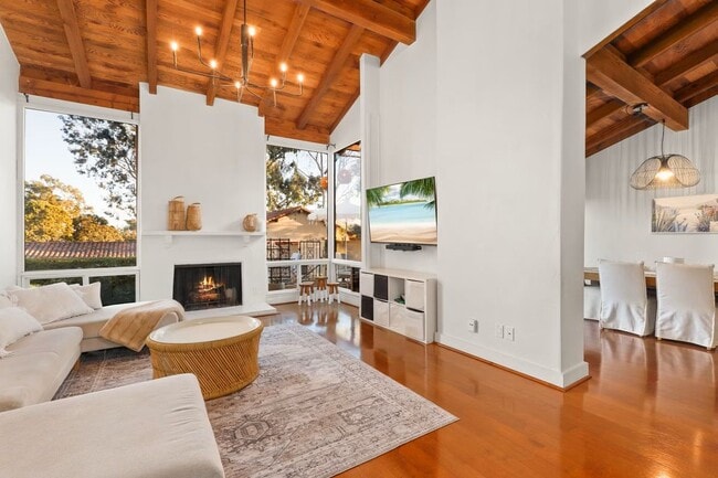 Building Photo - 16936 Via De Santa Fe Rental