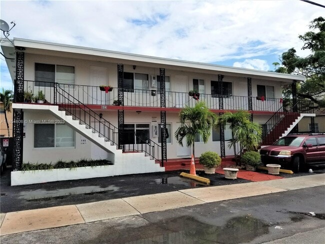 Building Photo - 603 SW 19th Ave Unit 4 Rental
