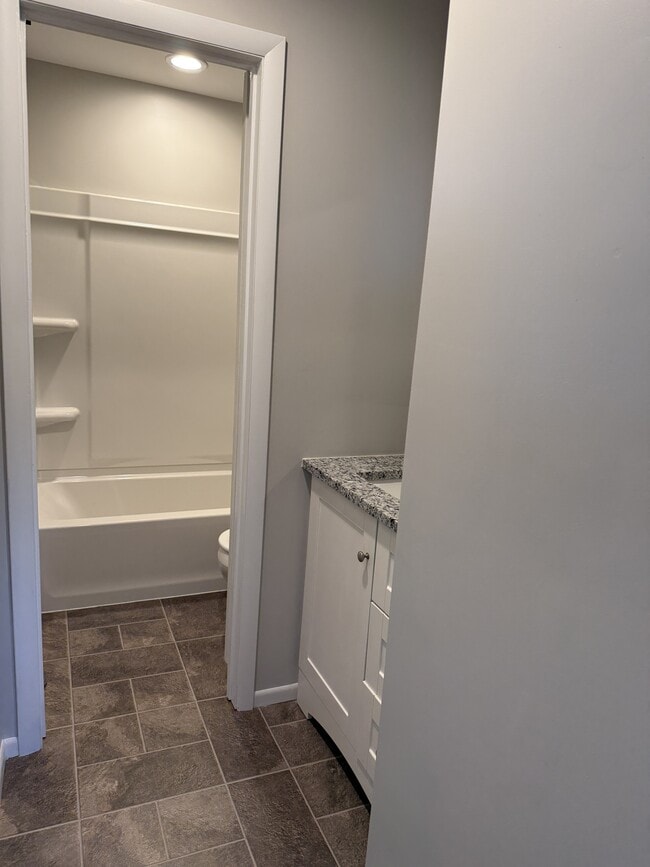 Photo - 107 Pohlman St