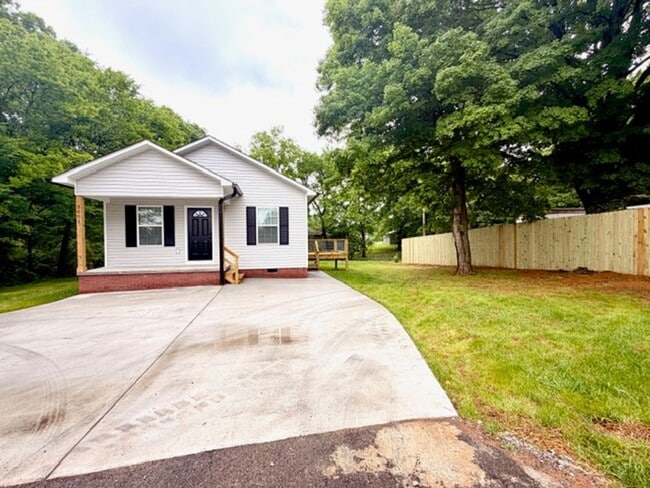 Photo - **MOVE IN SPECIAL, 1/2 OFF FIRST MONTHS RENT**Beautiful New 3 Bedroom 2 Bath House!