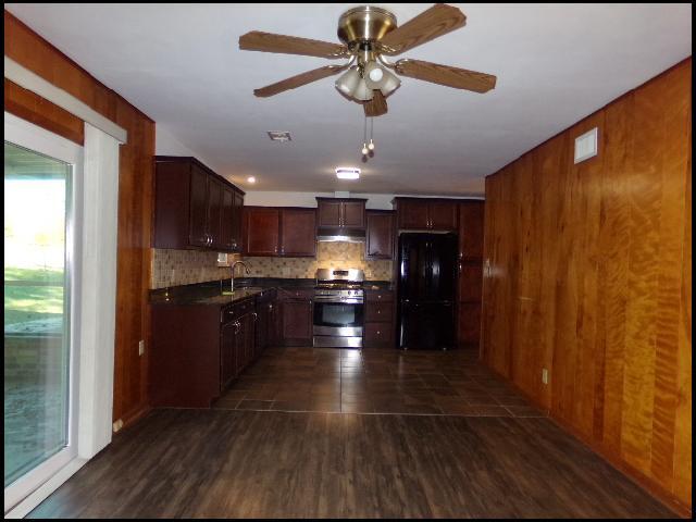 Photo - 9010 W Markham St