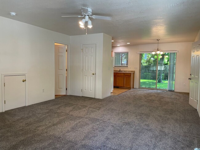 Photo - Two Bedroom 3 Bath Duplex-Townhouse in Southwest Medford