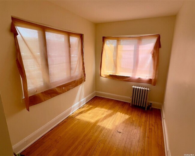 Photo - 115-04 Van Wyck Expy