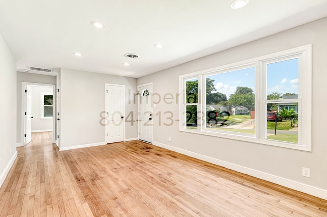 Photo - 4261 Sheffield Rd