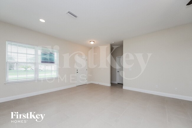 Photo - 510 Magpie Ln