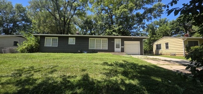 Building Photo - Welcome to 10002_BELMONT, a charming 3-bed... Rental