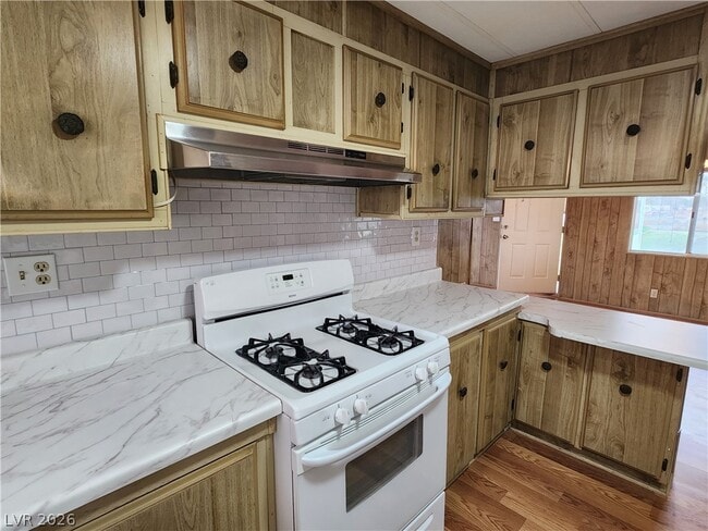 Photo - 1111 Hardy Ln