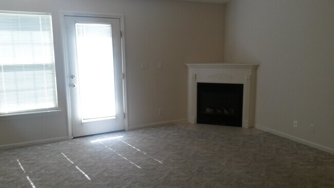 Photo - 2368 Edison Dr Unidad 2368