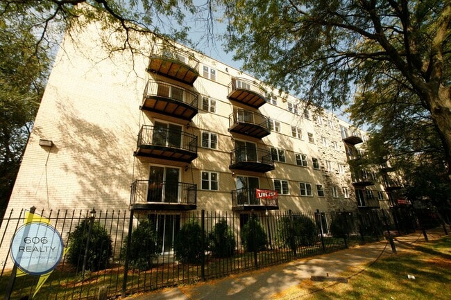 Photo - 6954 N Greenview Ave Condo Unit 210