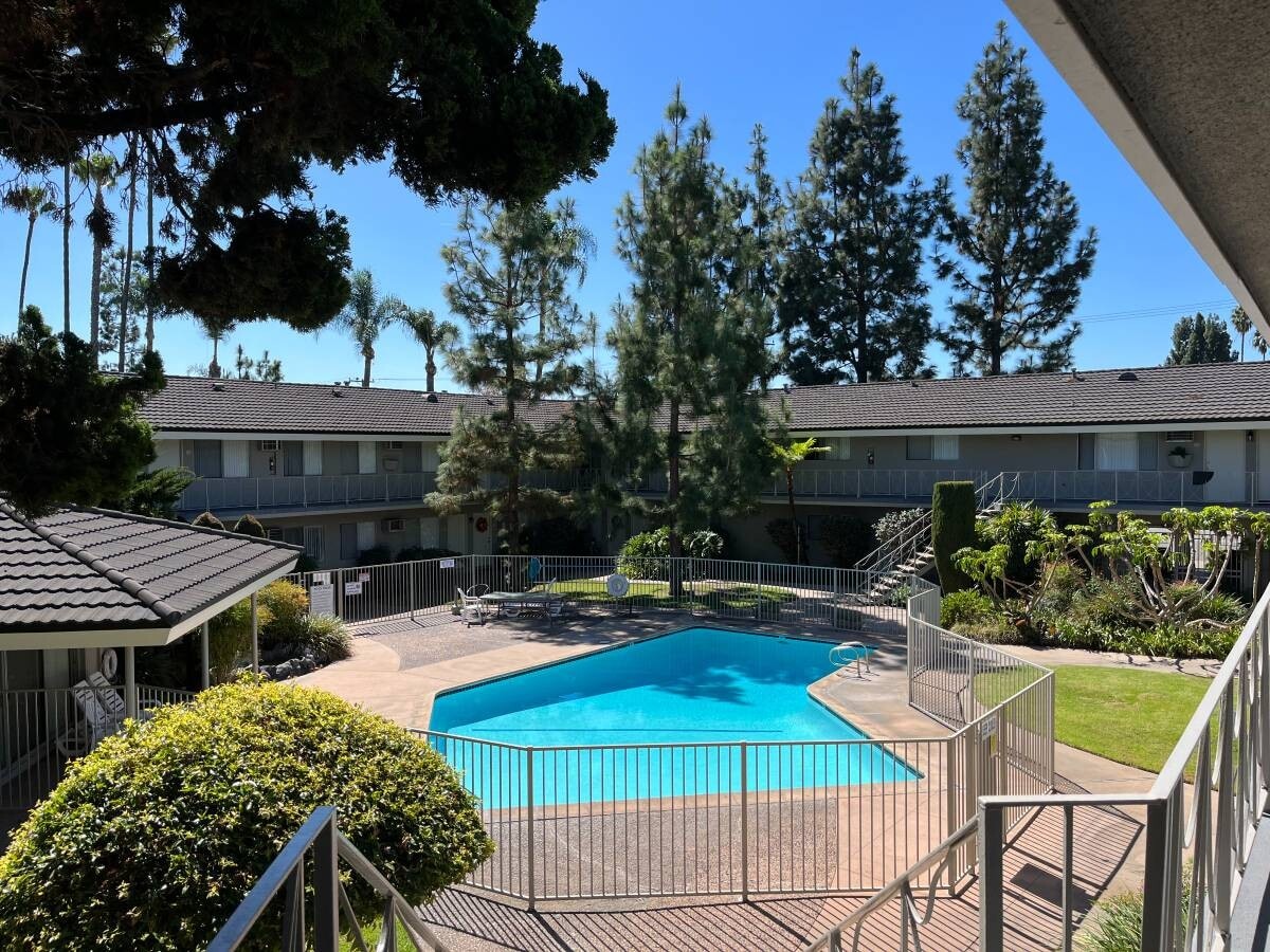 Downey West Garden Apartments - Downey West Garden Apartments