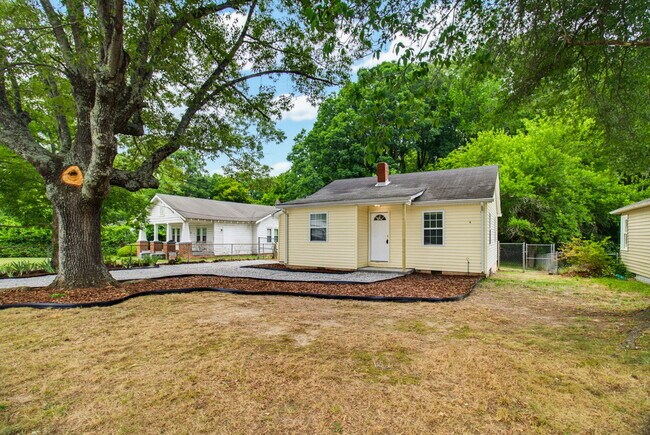 Photo - 931 Marlboro St
