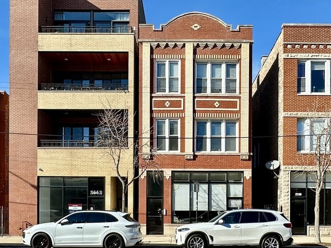 Building Photo - 2138 W Chicago Ave