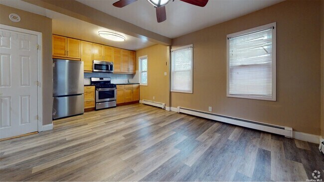 Building Photo - 241-07 Mayda Rd Rental