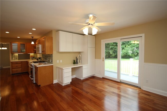 Photo - 5 Spruce Ln