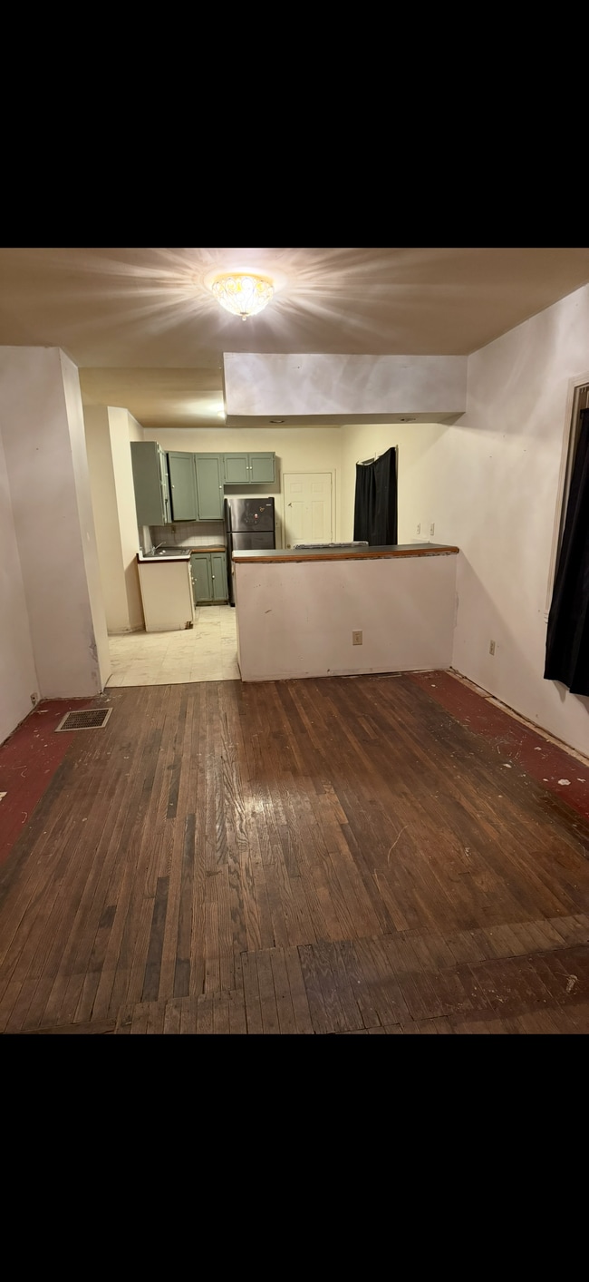 68 Barton St