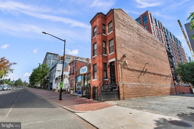 Photo - 915 5th St NW