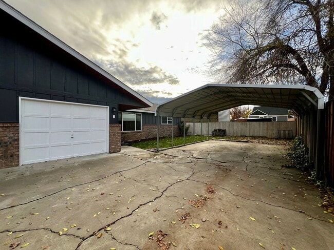 Building Photo - K1110 Unit B