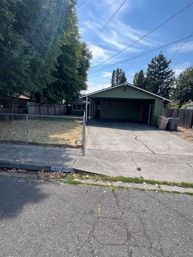 Photo - 511-513 SE L St Unit 513